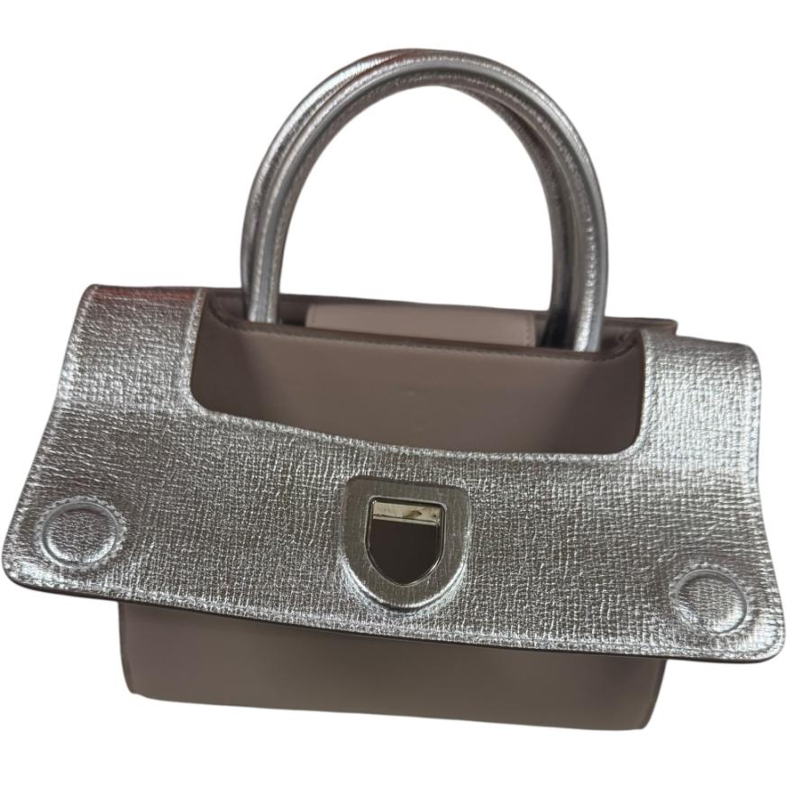 ディオール エヴァーミニ ショルダーバッグ レザー ベージュ レディース Dior  中古 ディオール エヴァーミニ ショルダーバッグ レザー ベージュ