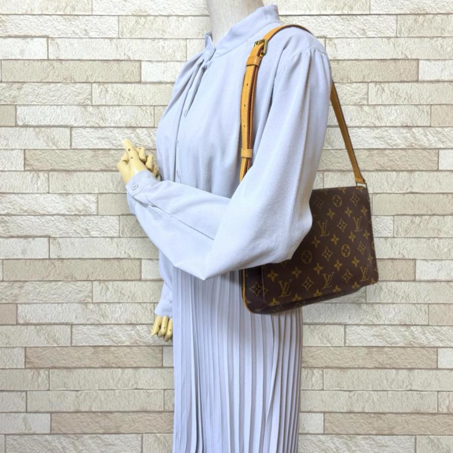 LOUIS VUITTON（ルイ・ヴィトン） ミュゼットタンゴ ショート