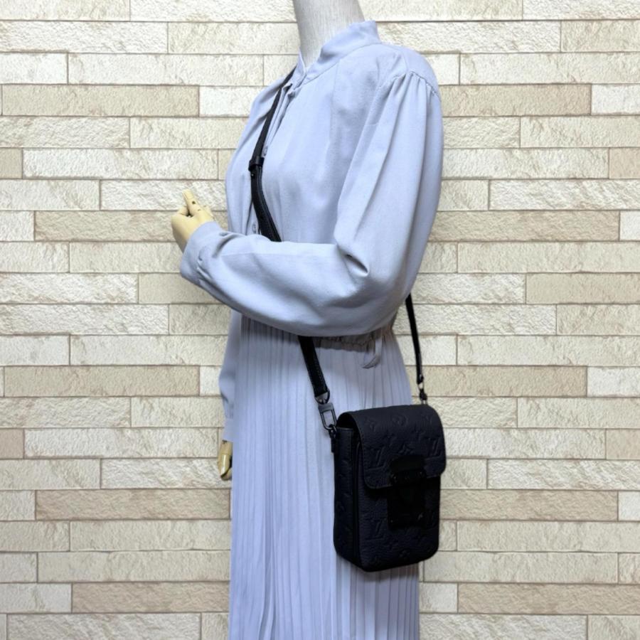 LOUIS VUITTON（ルイ・ヴィトン） Sロックヴェルティカルウェアラブル