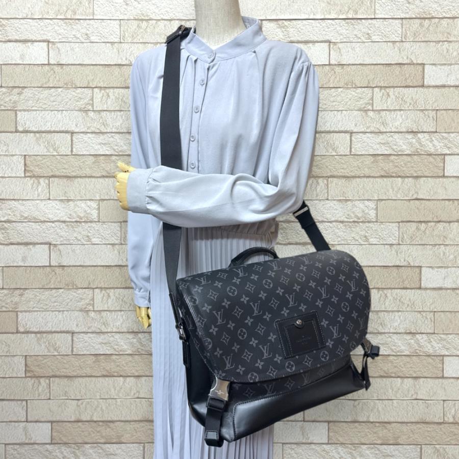 LOUIS VUITTON（ルイ・ヴィトン） メッセンジャー ヴォワヤージュMM 
