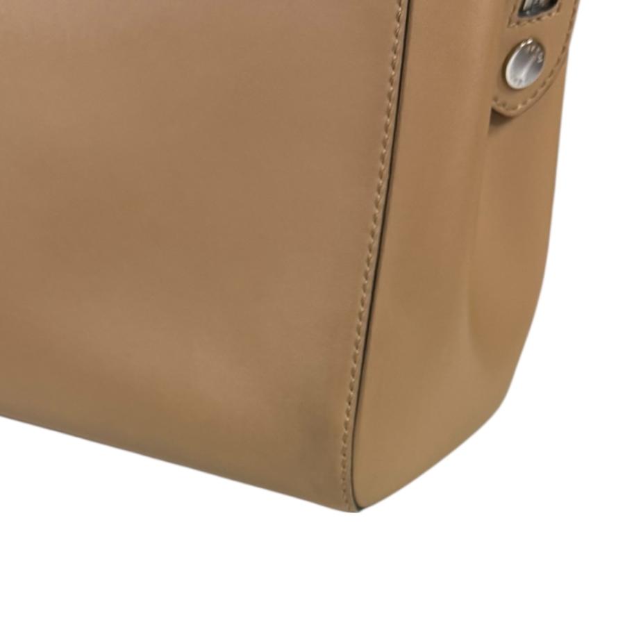 FENDI（フェンディ） ドットコム ショルダーバッグ レザー 8BN293