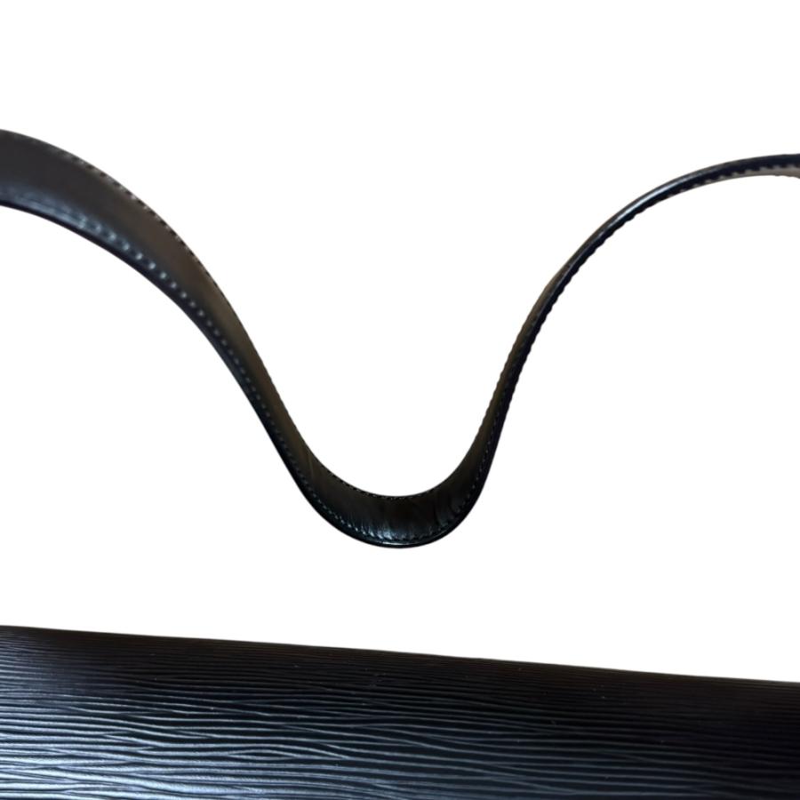 LOUIS VUITTON（ルイ・ヴィトン） ノクターンGM エピ ショルダーバッグ