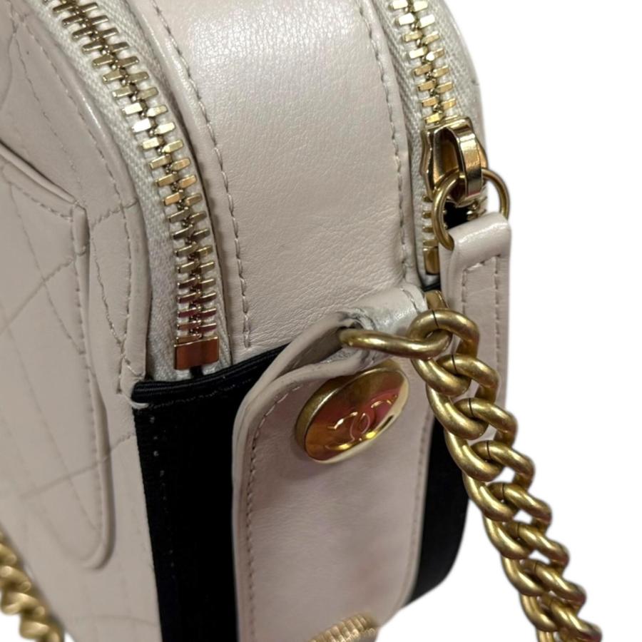 CHANEL（シャネル） マトラッセ ショルダーバッグ レザー ベージュ