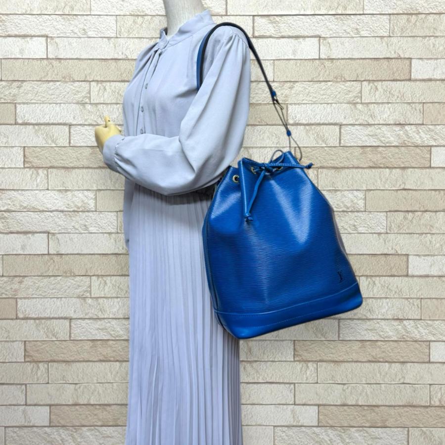 LOUIS VUITTON（ルイ・ヴィトン） ノエ エピ ショルダーバッグ