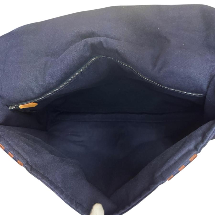 【良品】エルメス フールトゥ バサスMMネイビー メッセンジャーバッグ A4可 良品】エルメス フールトゥ バサスMMネイビー メッセンジャー