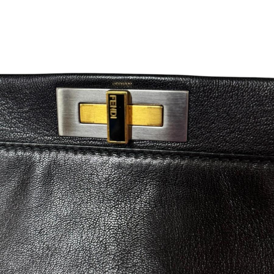 FENDI（フェンディ） ピーカブー ラージ ショルダーバッグ レザー 