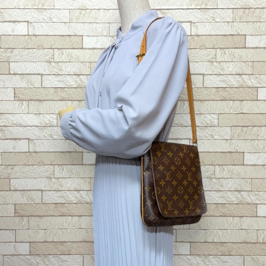 LOUIS VUITTON ルイヴィトン モノグラム ミュゼットサルサ ショルダーバッグ M51258 ブラウン PVC ヌメ革 ゴールド金具 美品 中古 4a000259 LOUIS VUITTON（ルイ・ヴィトン） ミュゼットサルサ モノグラム