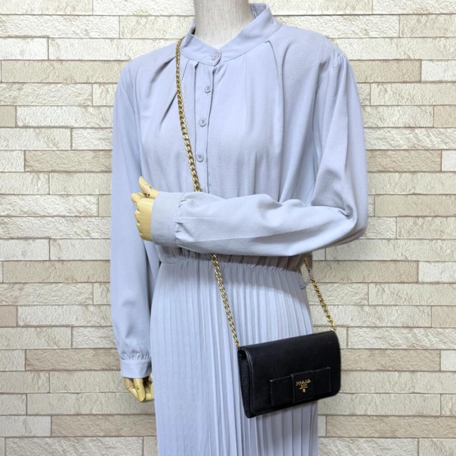 プラダ サフィアーノ ショルダーバッグ レザー 1BP005 ブラック レディース PRADA  中古 PRADA - プラダ サフィアーノ ショルダーバッグ レザー 1BP005
