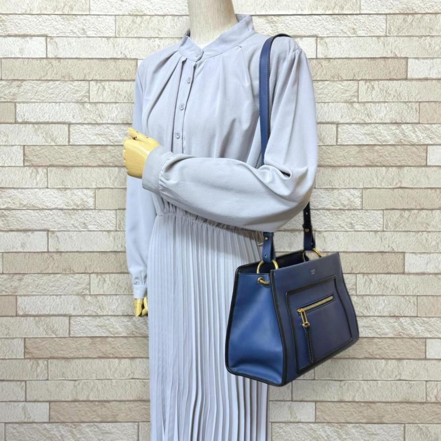 FENDI（フェンディ） ラナウェイ スモール ショルダーバッグ レザー 