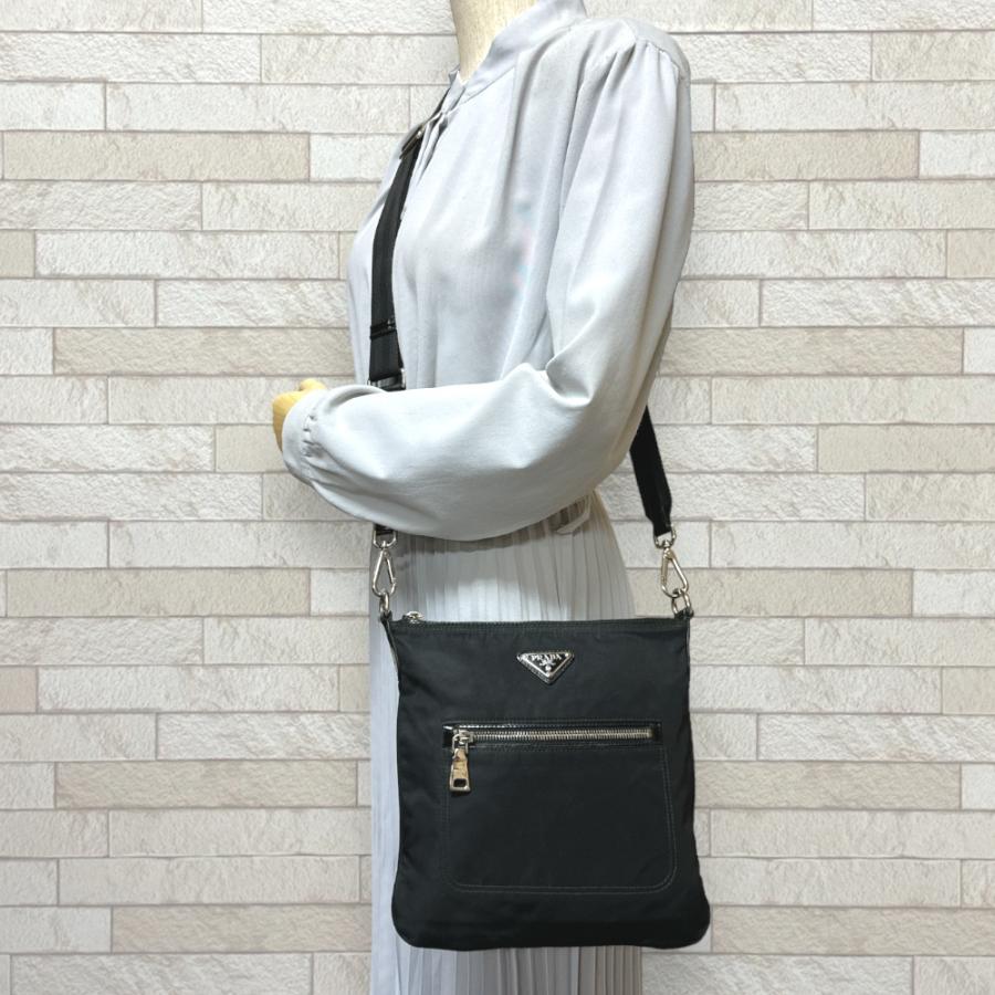 PRADA プラダ ナイロン メッセンジャーバッグ ブラック ユニセックス PRADA プラダ ショルダーバッグ ナイロン ブラック ユニセックス
