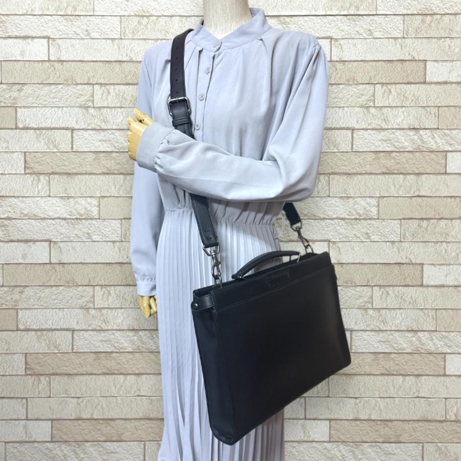FENDI（フェンディ） ピーカブー フィット ショルダーバッグ レザー