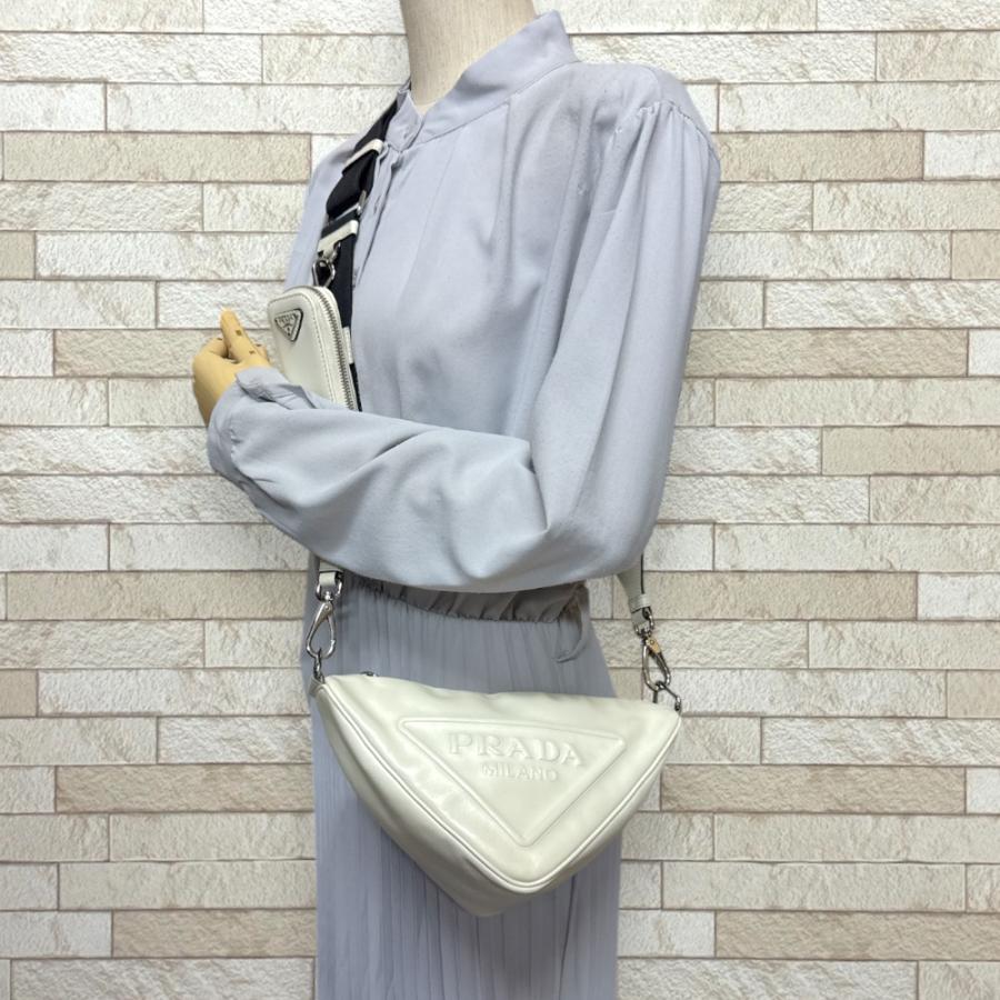 PRADA プラダ トライアングル ショルダーバッグ レザー 1BH190