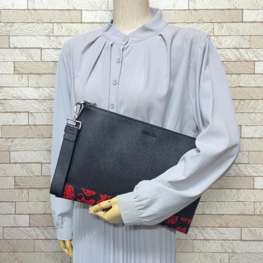 PRADA（プラダ） 花柄 サフィアーノ クラッチバッグ レザー 2NH001