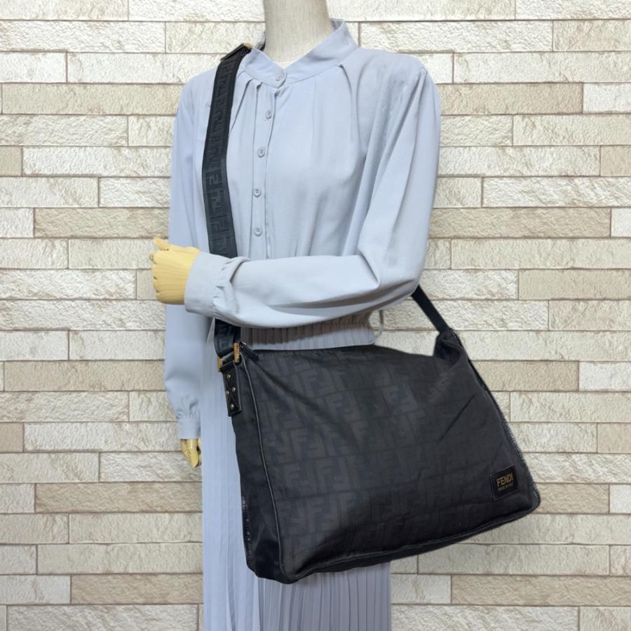 FENDI フェンディ ズッカ ショルダーバッグ ナイロン 7VA148 FENDI フェンディ ズッカ ショルダーバッグ ナイロン 7VA148