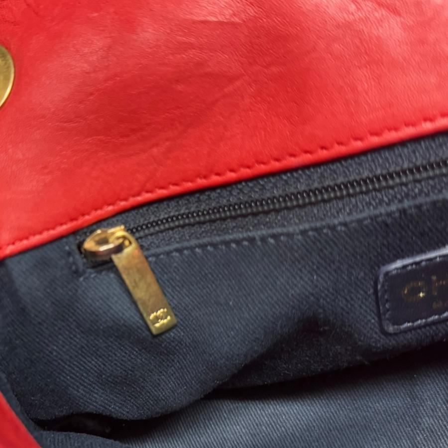 シャネル Vステッチ ショルダーバッグ レザー レッド レディース CHANEL  中古 CHANEL シャネル Vステッチ ショルダーバッグ レザー レッド