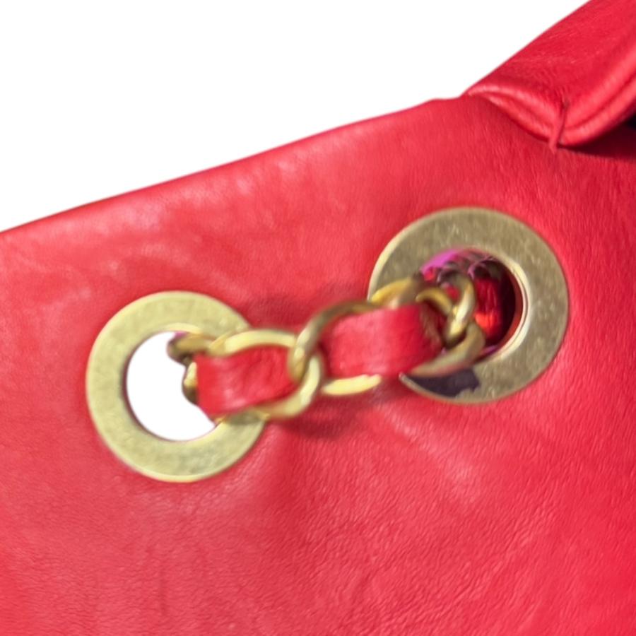 シャネル Vステッチ ショルダーバッグ レザー レッド レディース CHANEL  中古 CHANEL（シャネル） Vステッチ ショルダーバッグ レザー レッド