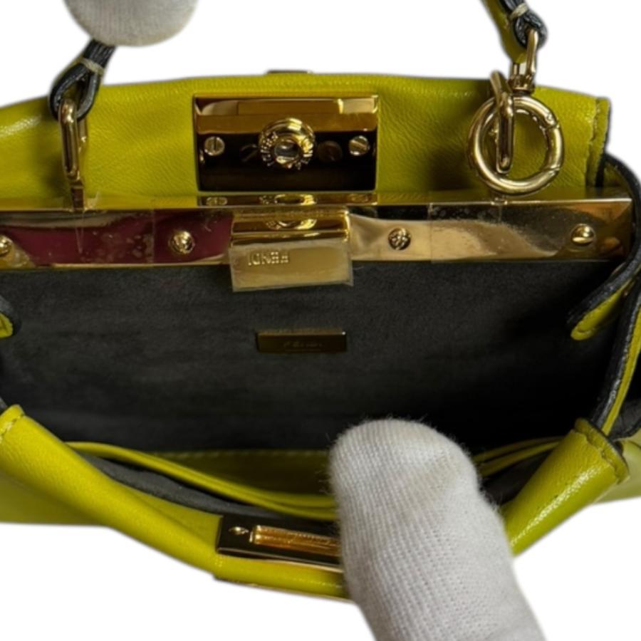 FENDI（フェンディ） マイクロピーカブー ショルダーバッグ レザー