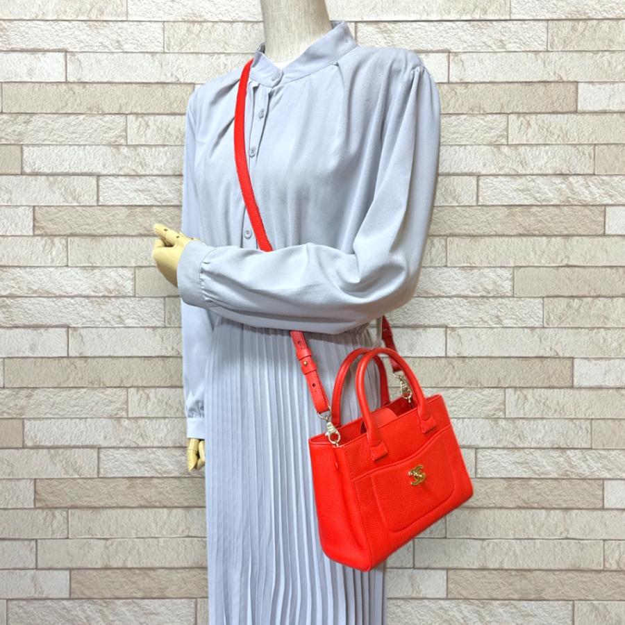 CHANEL（シャネル） ネオ エグゼクティブ ショルダーバッグ レザー