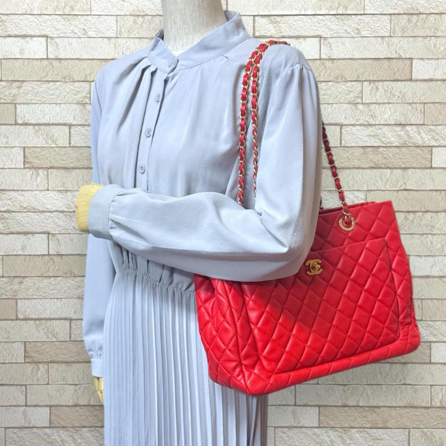 CHANEL（シャネル） マトラッセ トートバッグ ラムスキン レッド