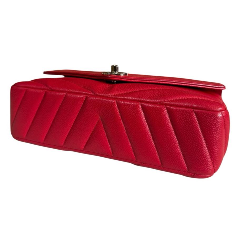 CHANEL（シャネル） Vステッチ ショルダーバッグ レザー レッド