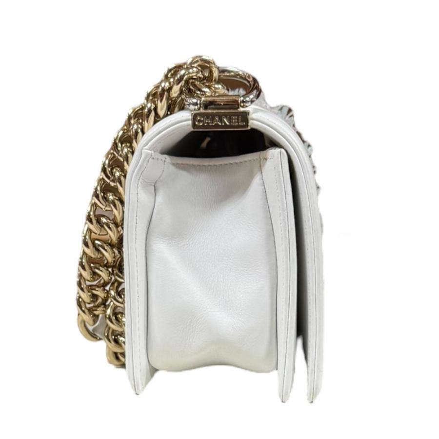 シャネル ボーイシャネル スモール ショルダーバッグ レザー ホワイト レディース CHANEL  中古 CHANEL（シャネル） ボーイシャネル スモール ショルダーバッグ レザー