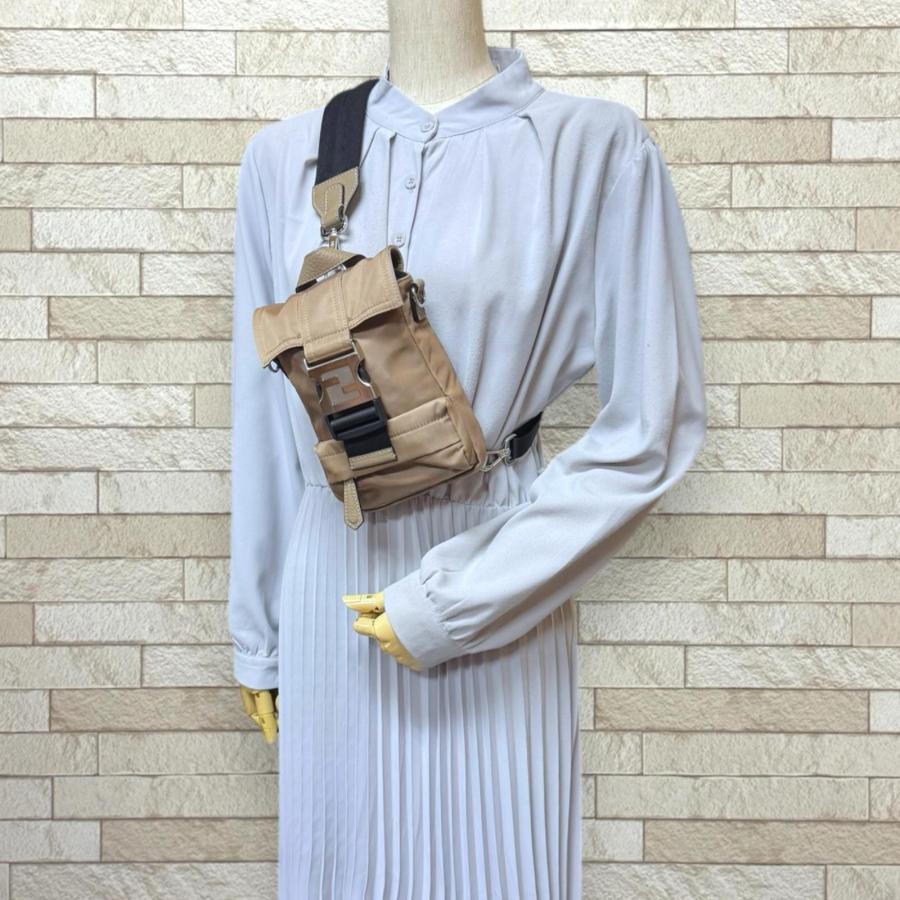 FENDI（フェンディ） フェンディネス ショルダーバッグ ナイロン