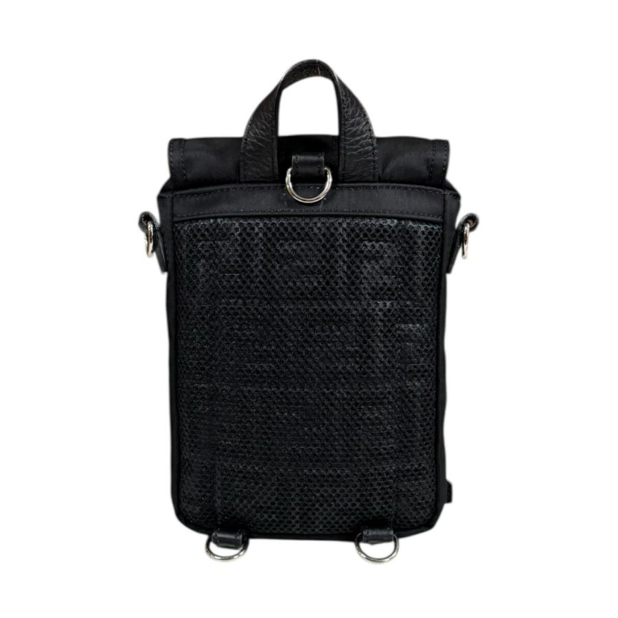 FENDI（フェンディ） フェンディネス ショルダーバッグ ナイロン