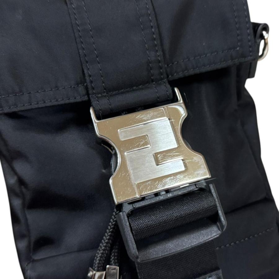 フェンディ フェンディネス ショルダーバッグ ナイロン 7VZ068 ブラック ユニセックス FENDI  中古 FENDI（フェンディ） フェンディネス ショルダーバッグ ナイロン