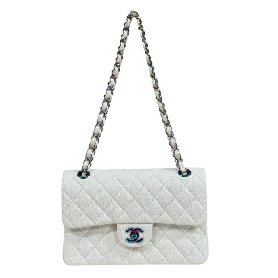 シャネル マトラッセ ショルダーバッグ キャビアスキン A01113 ホワイト レディース CHANEL  中古 R&Kリサイクルキング CHANEL（シャネル） マトラッセ ショルダーバッグ キャビアスキン