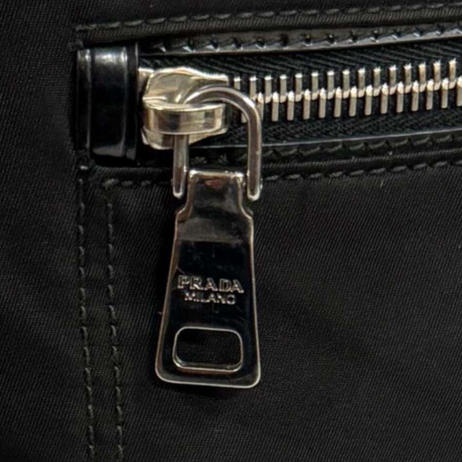 プラダ ショルダーバッグ ナイロン ブラック ユニセックス PRADA  中古 PRADA（プラダ） ショルダーバッグ ナイロン ブラック ユニセックス