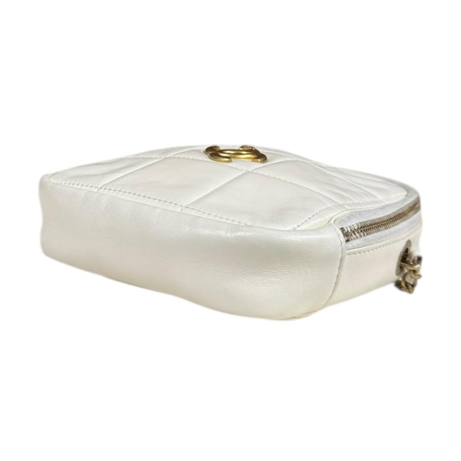 CHANEL（シャネル） マトラッセ ショルダーバッグ ラムスキン ホワイト