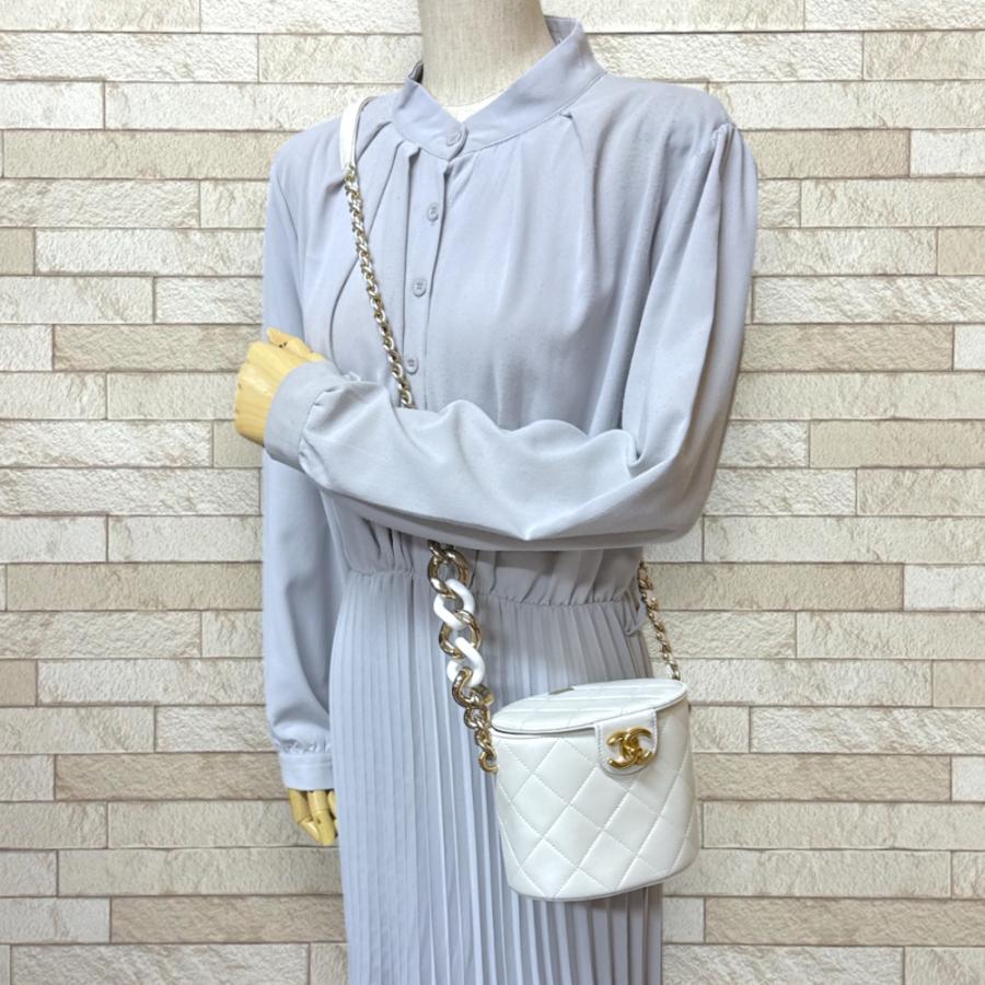 CHANEL（シャネル） バニティバッグ マトラッセ ショルダーバッグ