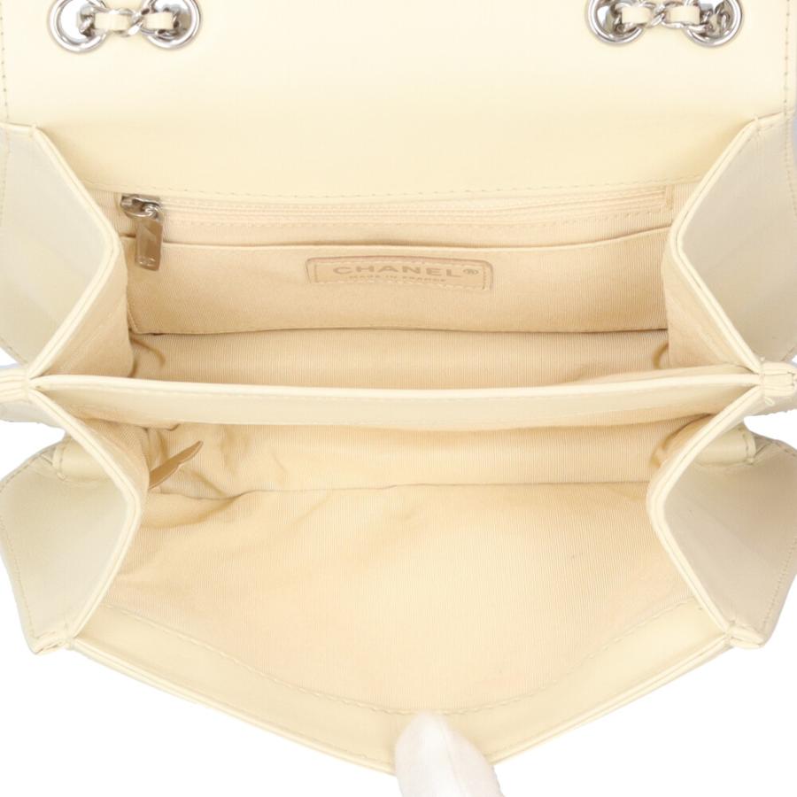CHANEL（シャネル） ショルダーバッグ レザー ホワイト レディース