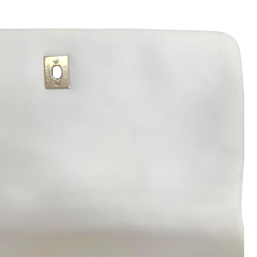CHANEL（シャネル） マトラッセ ショルダーバッグ レザー ホワイト