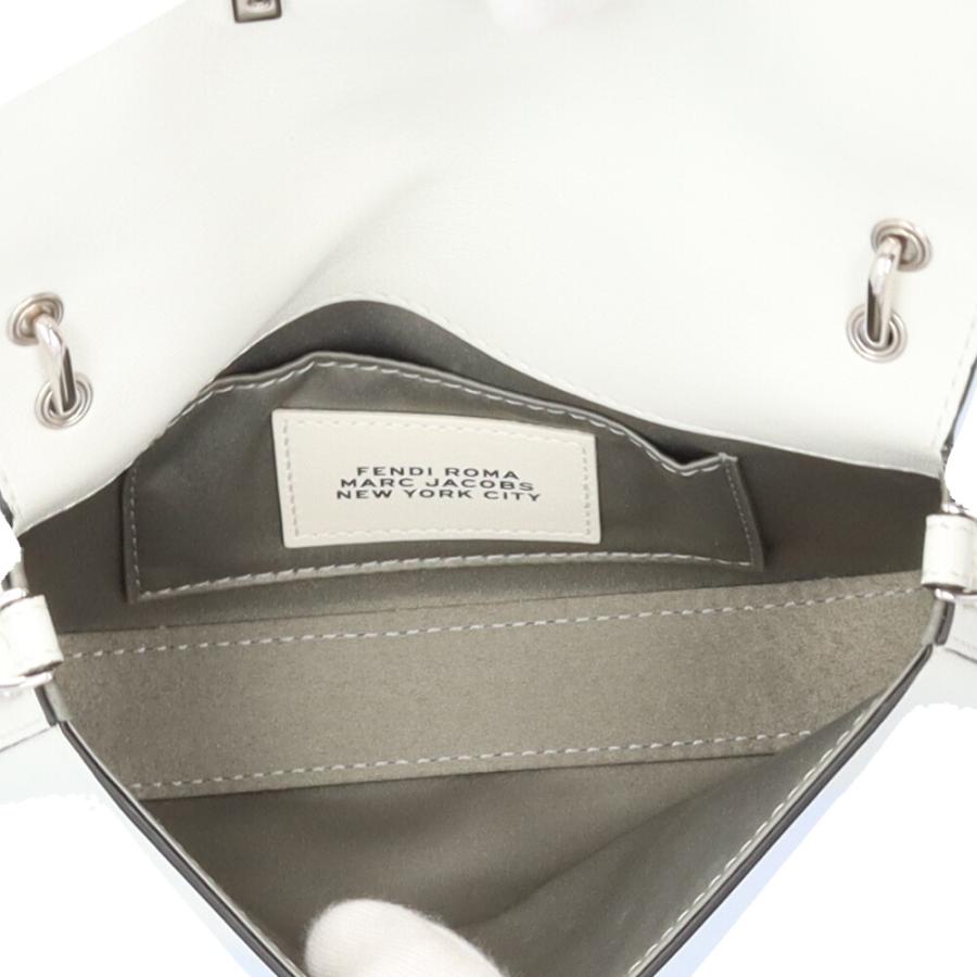 FENDI（フェンディ） バケットフォンポーチ ショルダーバッグ レザー