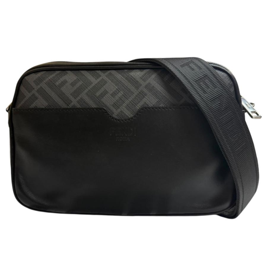 Fendi】FFファブリック レザー バッグ カメラケース ズッカ柄