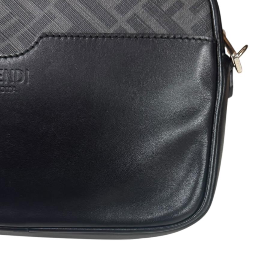 FENDI（フェンディ） カメラケース ミディアム ズッカ ショルダー