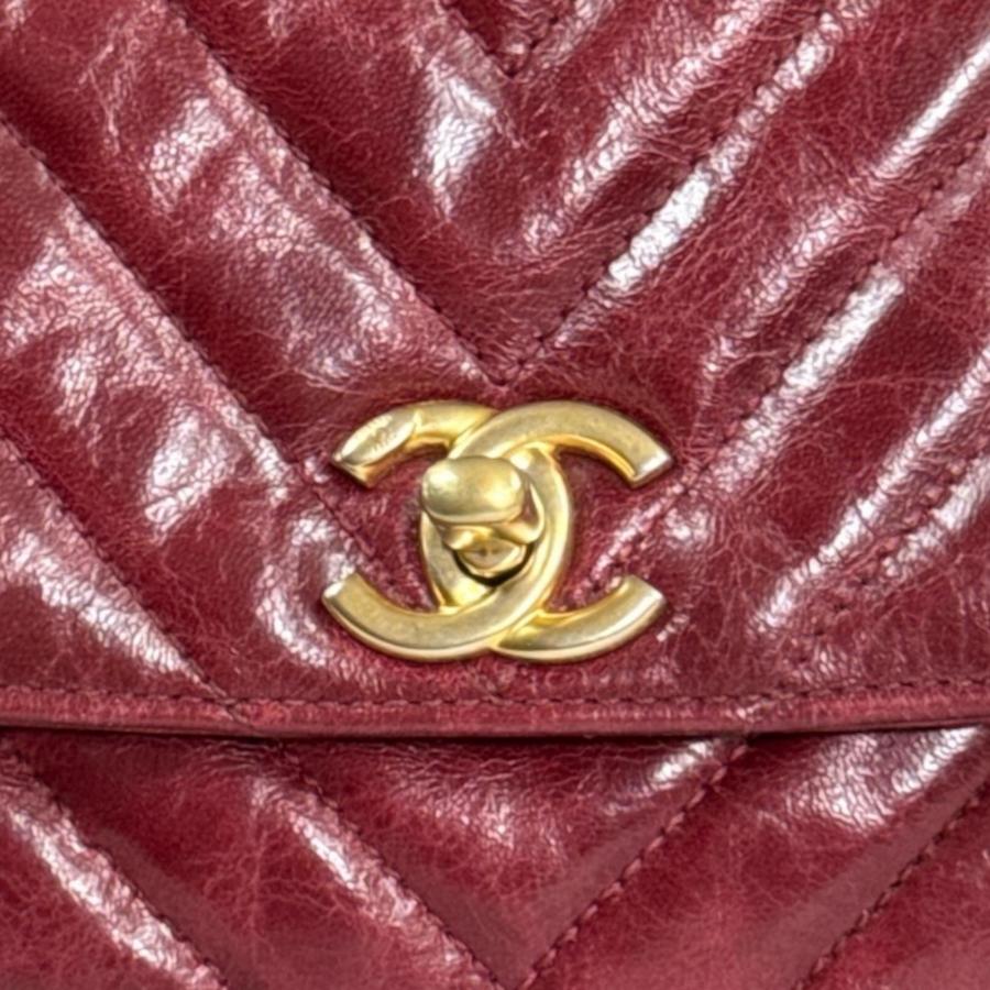 CHANEL（シャネル） Vステッチ ショルダーバッグ レザー レッド