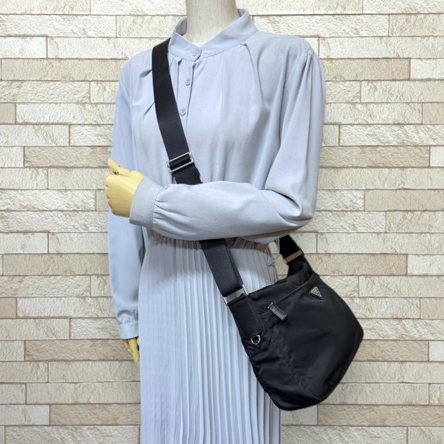 PRADA（プラダ） ショルダーバッグ ナイロン ブラック レディース 中古