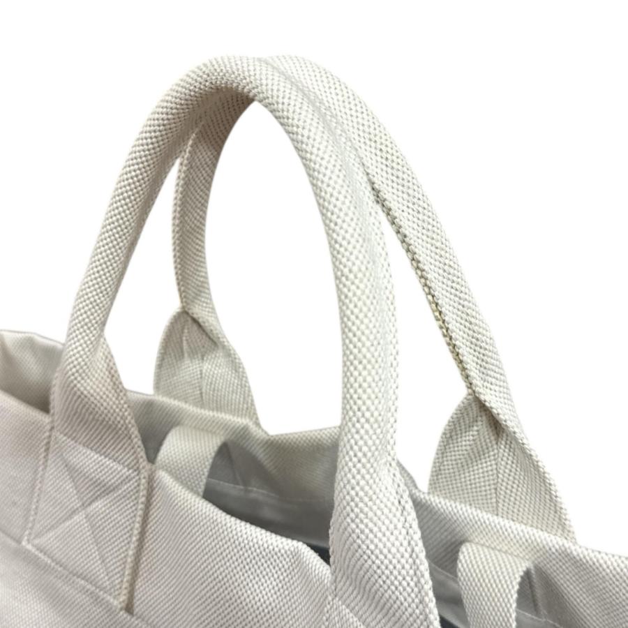 GUCCI（グッチ） エンボスロゴ トートバッグ GGキャンバス 779510