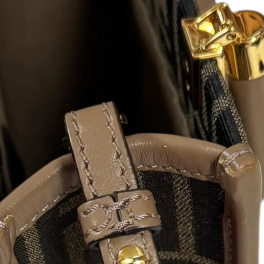 FENDI（フェンディ） サンシャインショッパースモール ズッカ