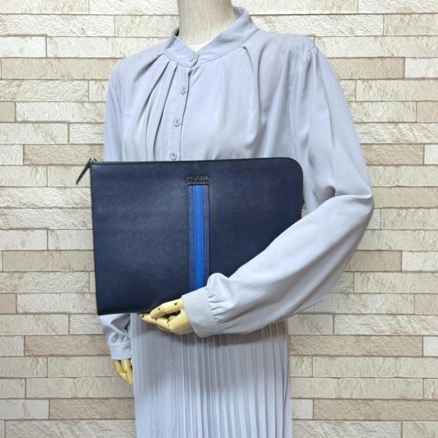 PRADA デニム　クラッチバッグ　美品　付属完備 PRADA（プラダ） サフィアーノ クラッチバッグ レザー AV5841 ネイビー