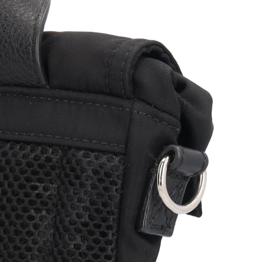 フェンディ フェンディネス ショルダーバッグ ナイロン 7VZ068 ブラック ユニセックス FENDI  中古 R&Kリサイクルキング FENDI（フェンディ） フェンディネス ショルダーバッグ ナイロン