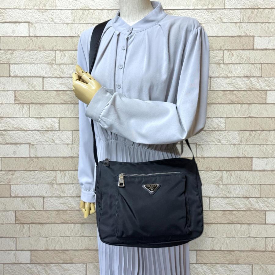 PRADA（プラダ） ショルダーバッグ ナイロン ブラック メンズ 中古