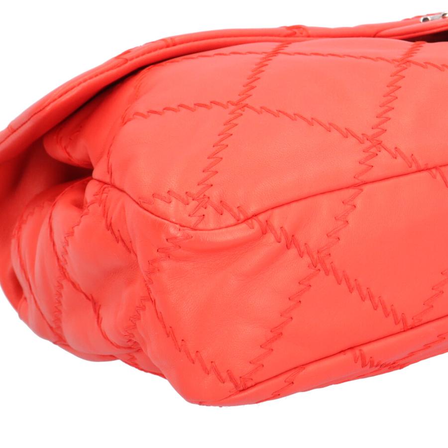シャネル ウルトラステッチ マトラッセ ショルダーバッグ レザー A50853 レッド レディース CHANEL  中古 CHANEL（シャネル） ウルトラステッチ マトラッセ ショルダーバッグ