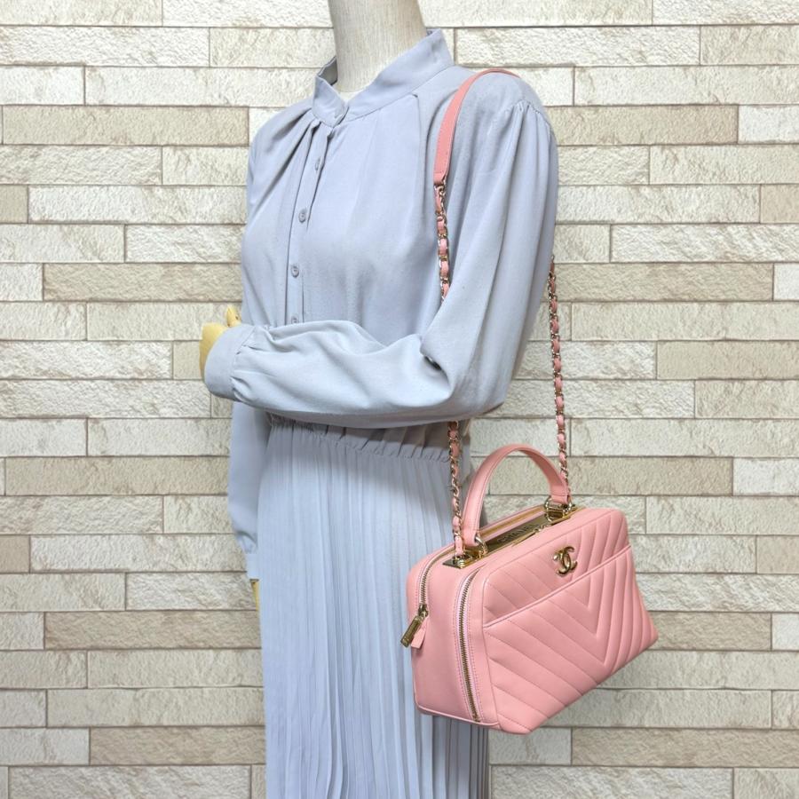 シャネル ボウリングバッグ Vステッチ トレンディCC ショルダーバッグ レザー A92238 ピンク レディース CHANEL  中古 CHANEL（シャネル） ボウリングバッグ Vステッチ トレンディCC