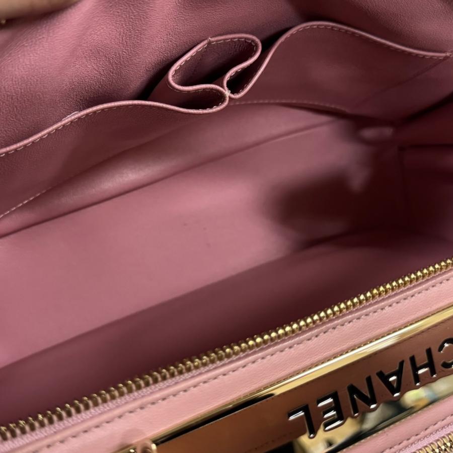 CHANEL（シャネル） ボウリングバッグ Vステッチ トレンディCC