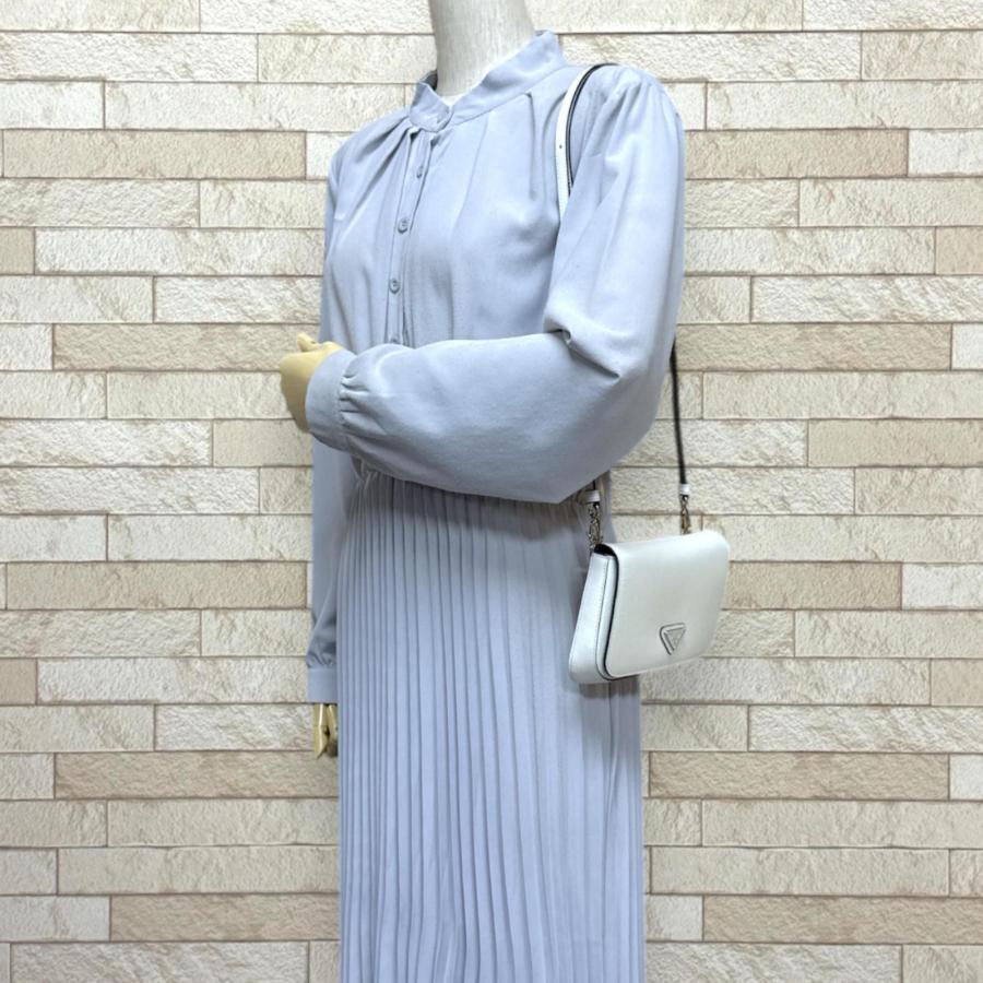 PRADA（プラダ） サフィアーノ ショルダーバッグ レザー 2VD061