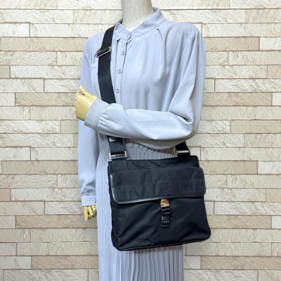 PRADA（プラダ） ショルダーバッグ ナイロン ブラック レディース 中古