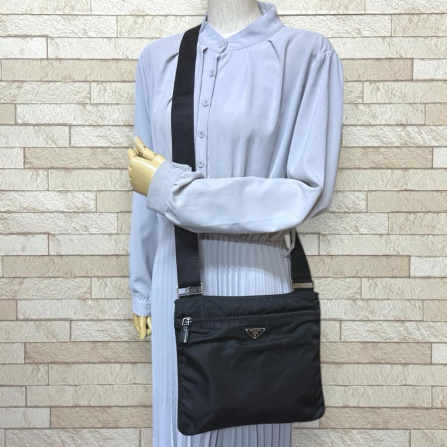 【美品】プラダPRADA ナイロン ショルダーバッグ ブラック PRADA（プラダ） ショルダーバッグ ナイロン ブラック メンズ 中古